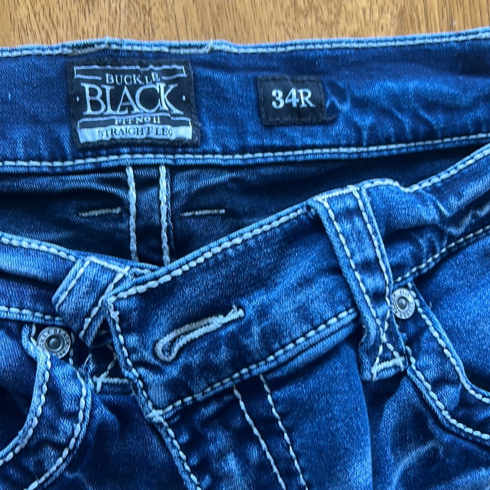 Buckle Black 34x32